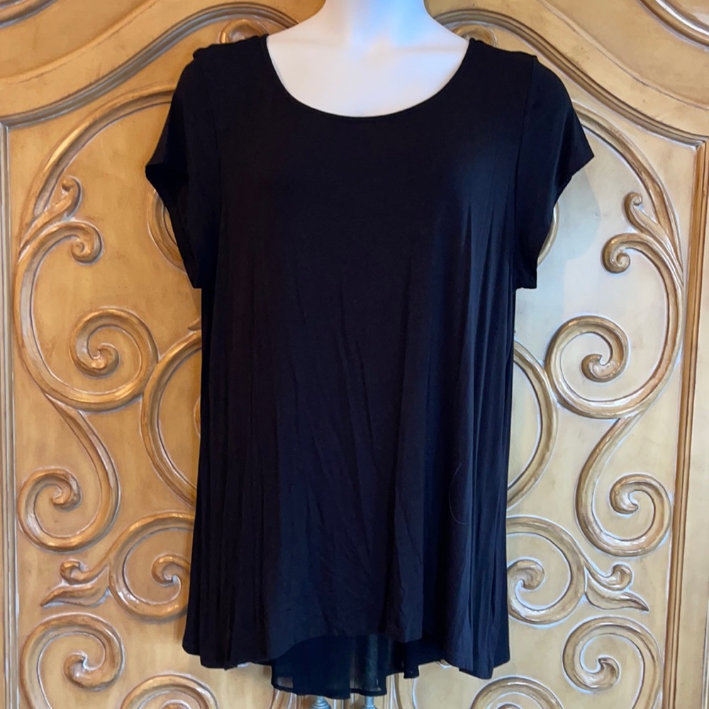 K&C black tee with chiffon vented back